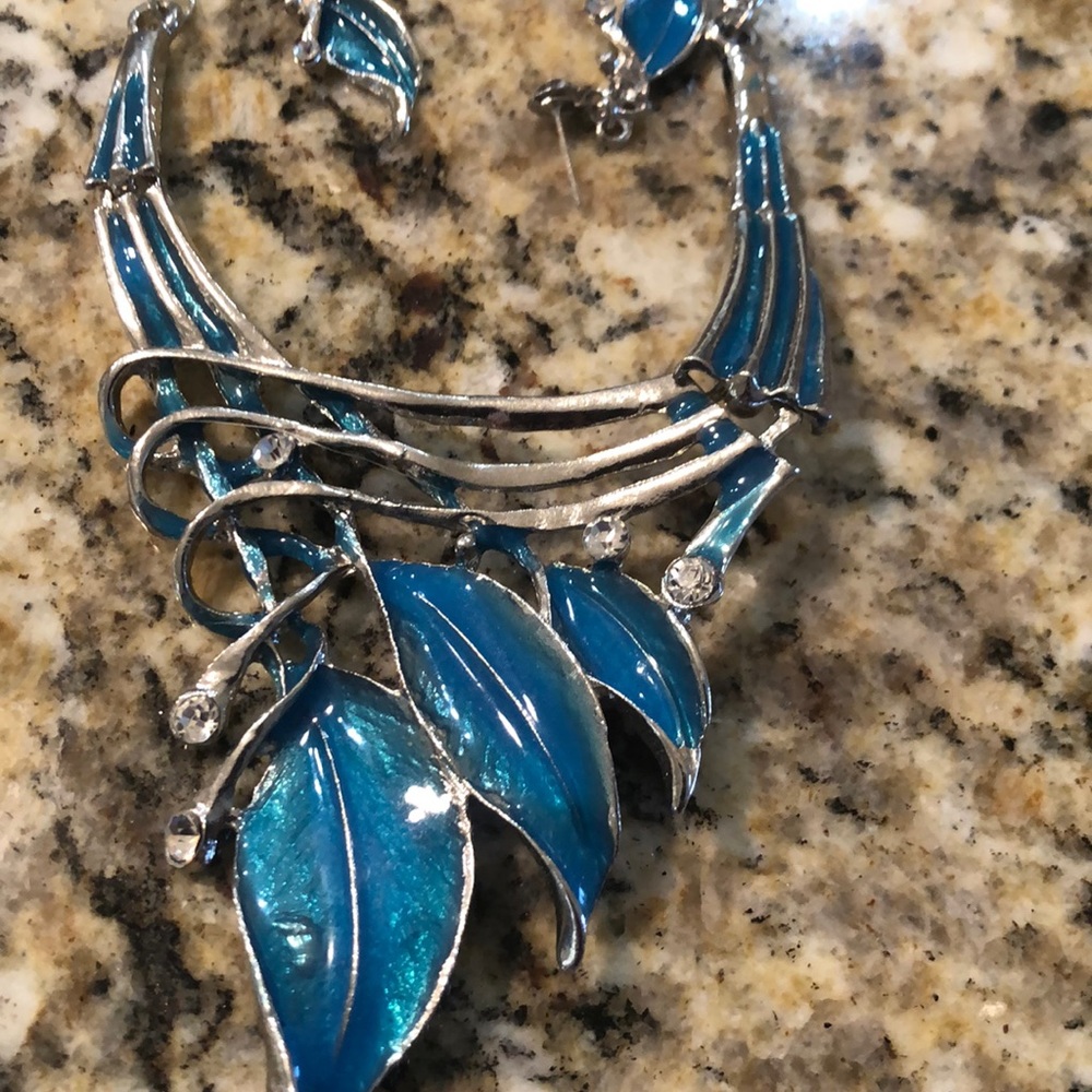 Necklace - Picture 3 of 3